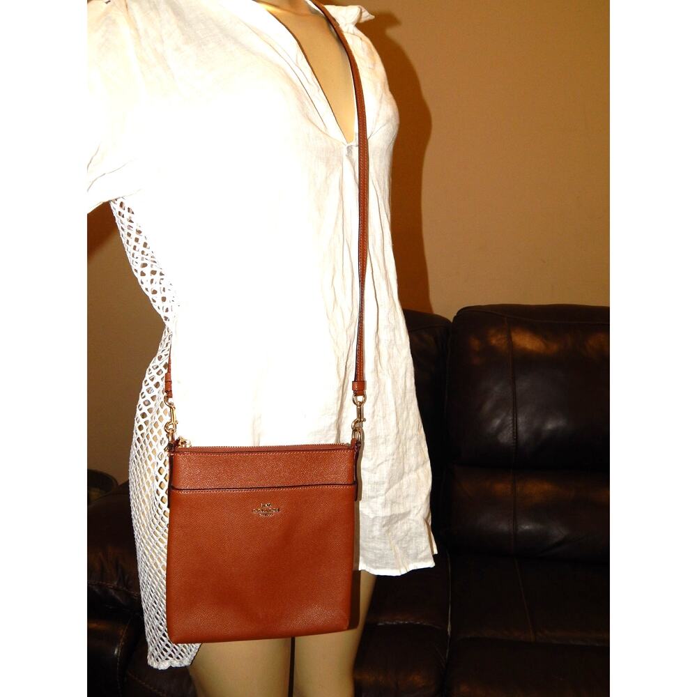 Coach Kitt Messenger Crossbody Crossgrain Leather Pochette Messenger bag - Picture 5 of 6